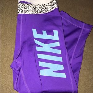 Nike pro capris